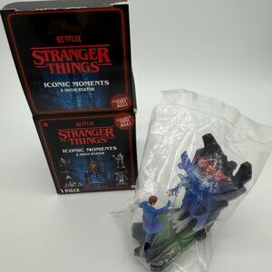 Stranger Things Iconic Moments 3" Eleven Demogorgon Chase Statue Figure Netflix